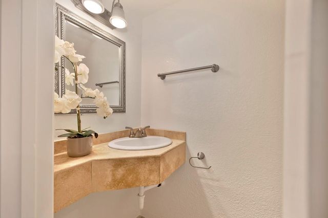 13051 Lincoln Way #B, Auburn, CA 95603
