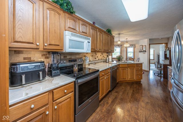 1620 Westfield Court, Greenfield, IN 46140