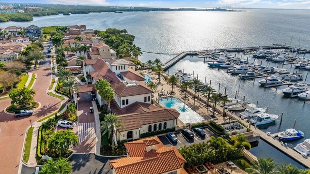 6025 BEACON SHORES STREET, Tampa, FL 33616