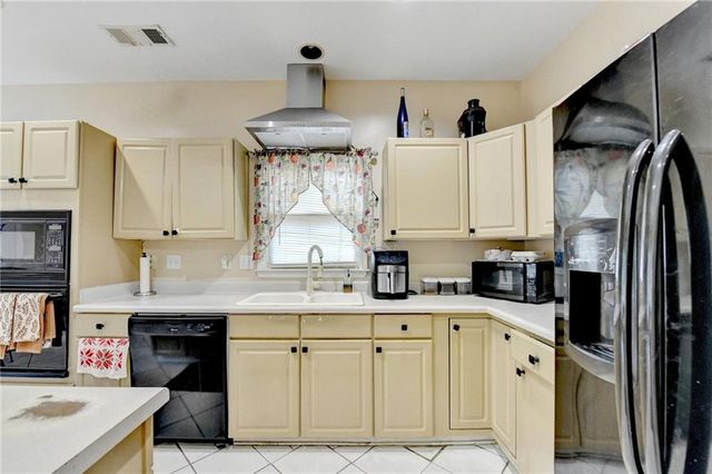 860 Southland Pass, Stone Mountain, GA 30087