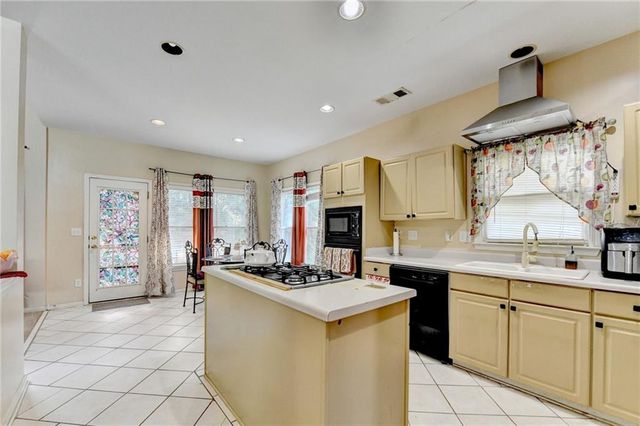 860 Southland Pass, Stone Mountain, GA 30087