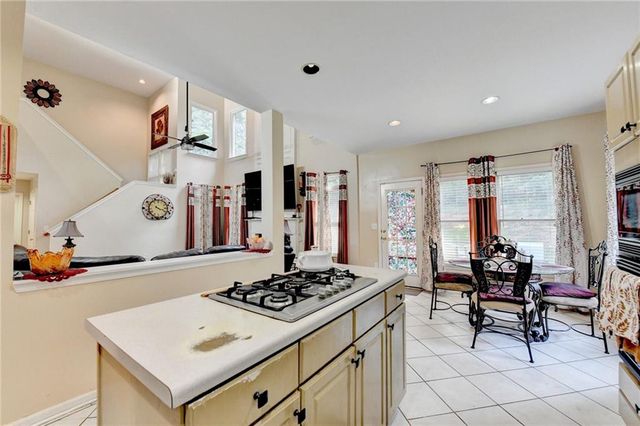 860 Southland Pass, Stone Mountain, GA 30087