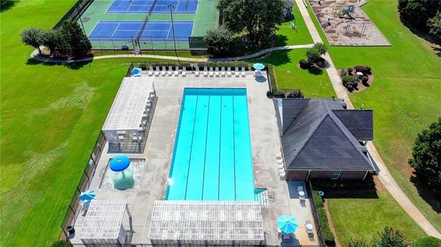 860 Southland Pass, Stone Mountain, GA 30087