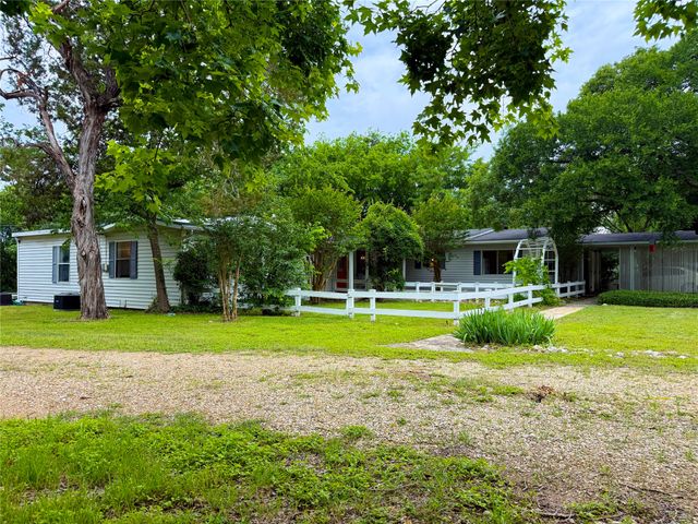 279 County Road 1710, Clifton, TX 76634