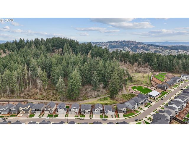 10435 Se Heritage Rd, Happy Valley, OR 97086