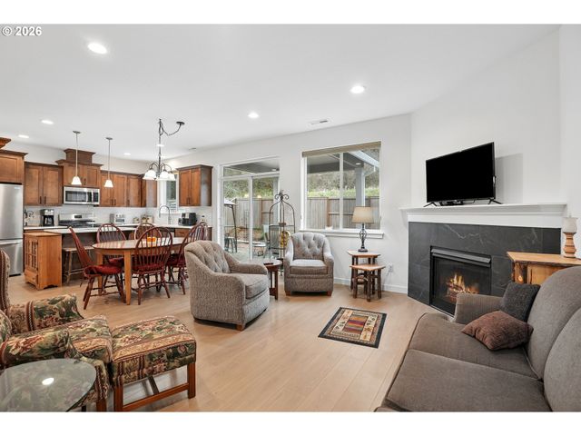 10435 Se Heritage Rd, Happy Valley, OR 97086