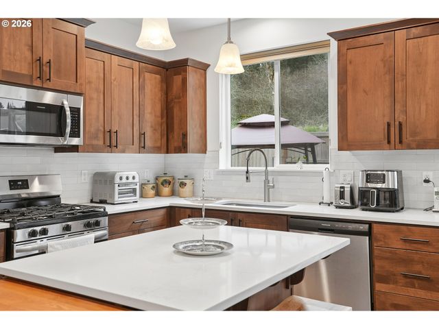 10435 Se Heritage Rd, Happy Valley, OR 97086