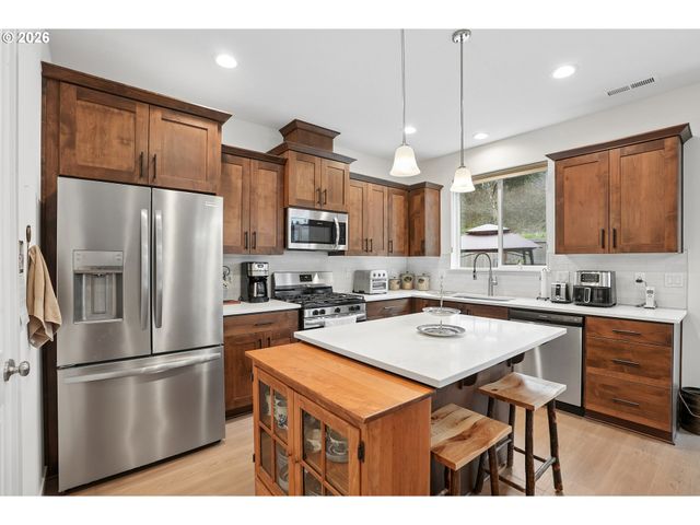 10435 Se Heritage Rd, Happy Valley, OR 97086