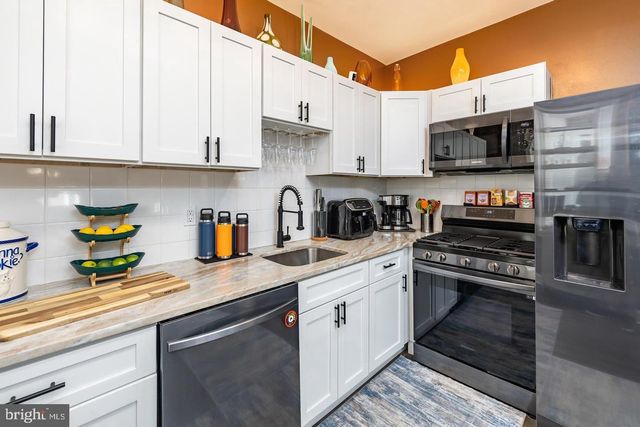 337 BERGEN ST, Gloucester City, NJ 08030