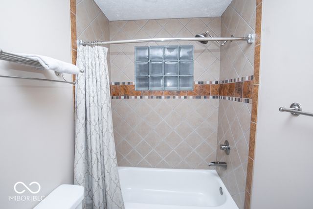 4023 Cedar Hills South Drive, Greenwood, IN 46143