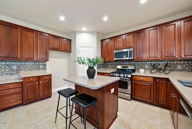 602 Shale Gray Court, Cary, NC 27519