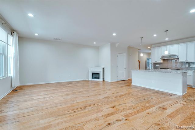 43635 Chancellor Lane, Novi, MI 48375