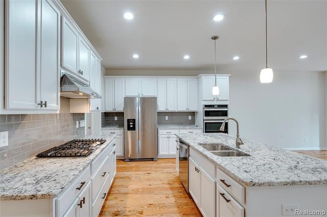 43635 Chancellor Lane, Novi, MI 48375