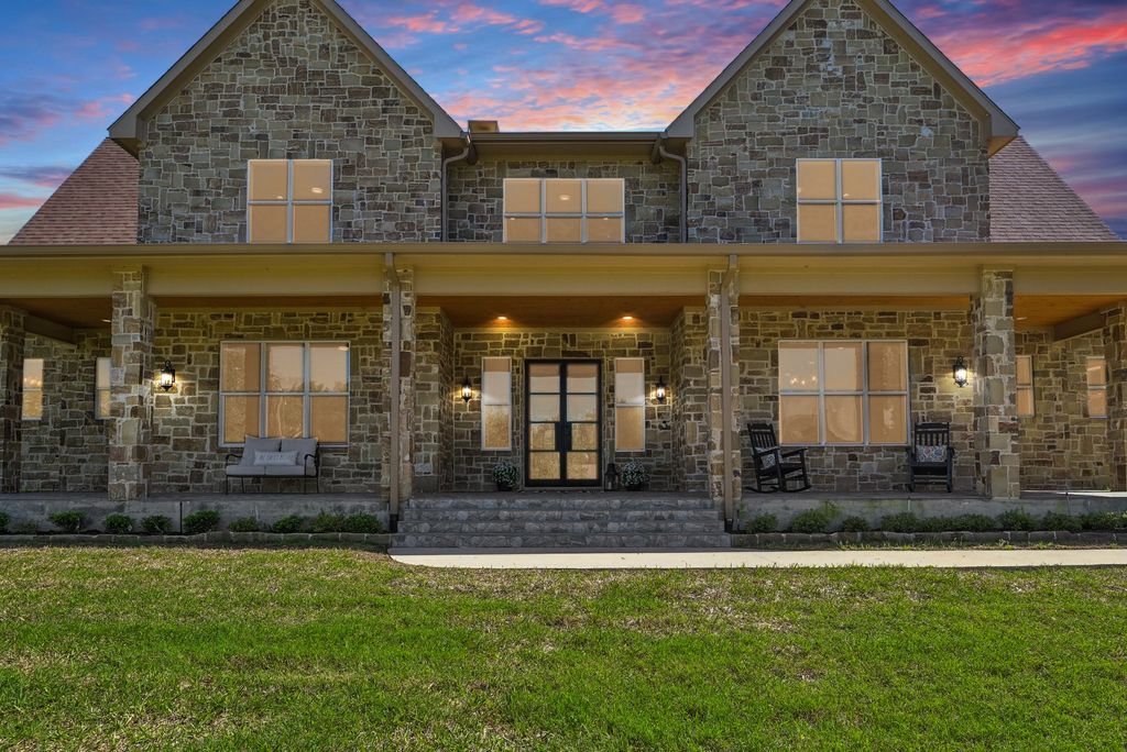 115 Palo Blanco Street, Mabank, TX 75156