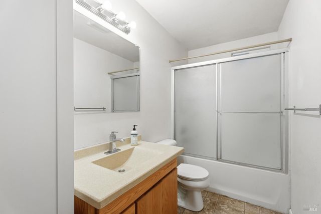 25088 Goose Cir, Willits, CA 95490