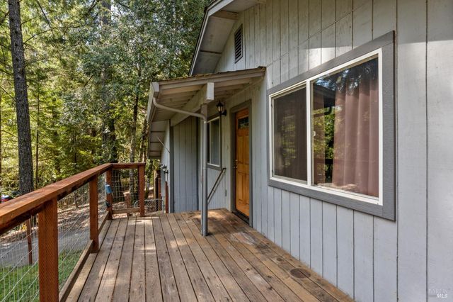 25088 Goose Cir, Willits, CA 95490