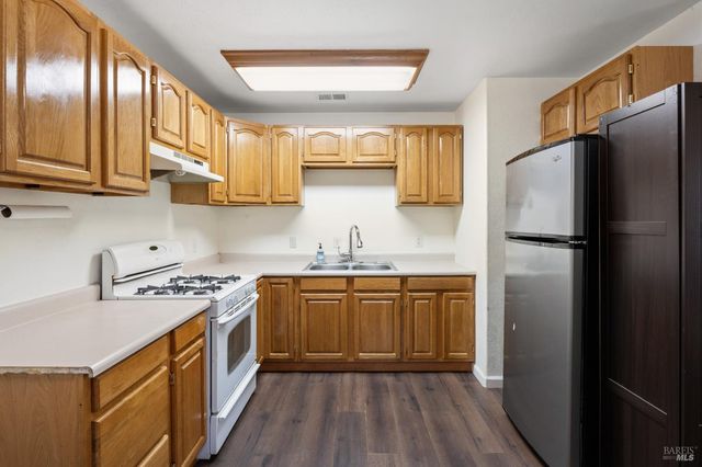 25088 Goose Cir, Willits, CA 95490