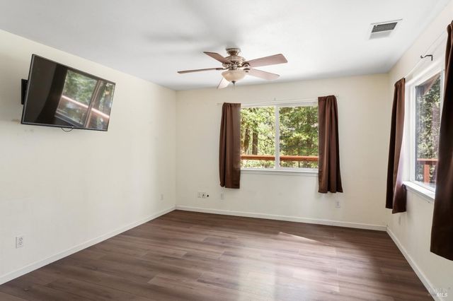 25088 Goose Cir, Willits, CA 95490