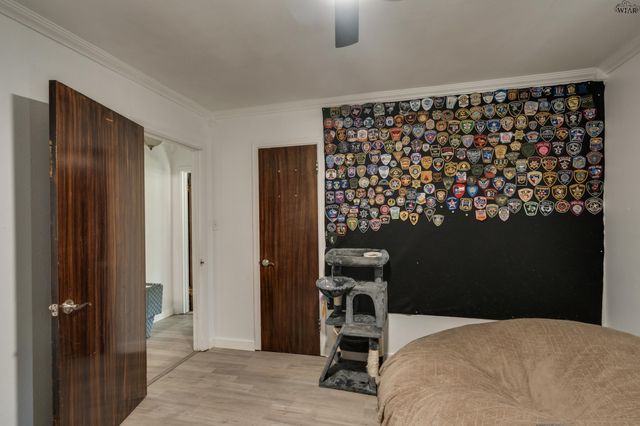 415 W ALDINE STREET, Iowa Park, TX 76367