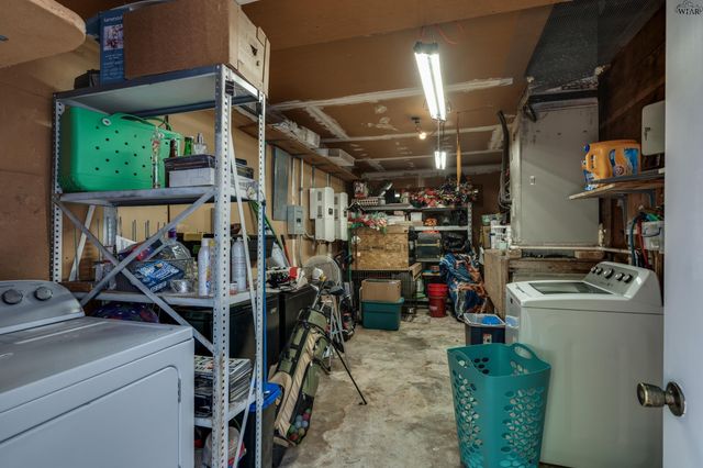 415 W ALDINE STREET, Iowa Park, TX 76367