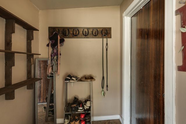 415 W ALDINE STREET, Iowa Park, TX 76367