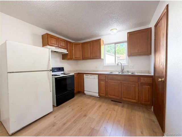 2162 Wedgewood Dr, Greeley, CO 80631