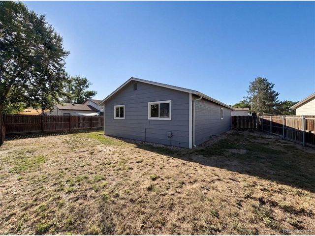 2162 Wedgewood Dr, Greeley, CO 80631