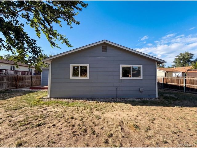 2162 Wedgewood Dr, Greeley, CO 80631