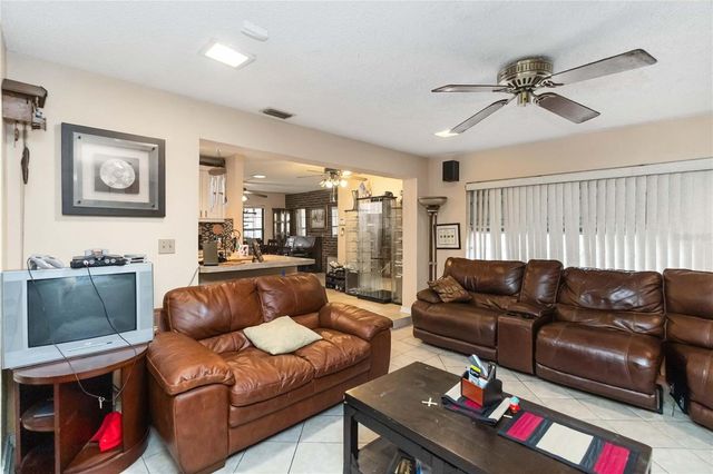 841 BLACK OAK COURT, Orlando, FL 32809