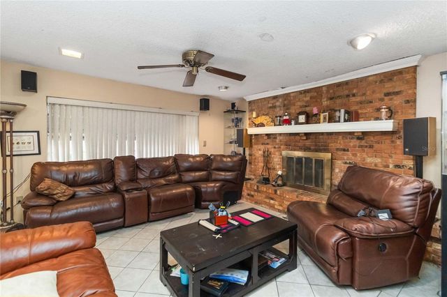 841 BLACK OAK COURT, Orlando, FL 32809