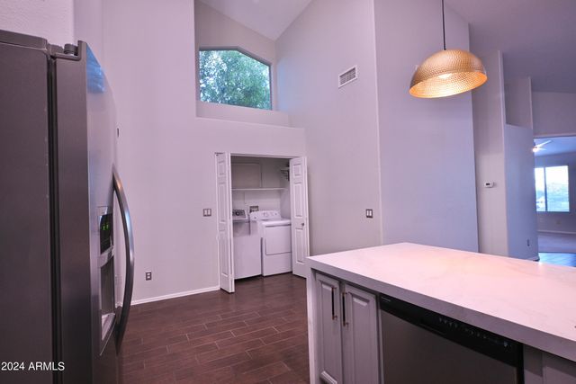 7580 E Earll Drive 84, Scottsdale, AZ 85251