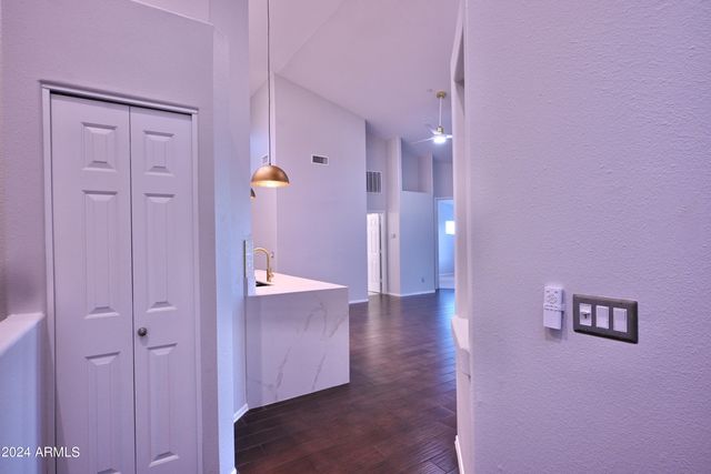 7580 E Earll Drive 84, Scottsdale, AZ 85251