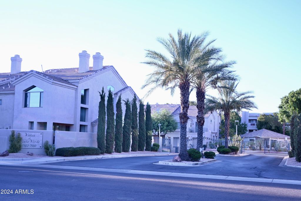 7580 E Earll Drive 84, Scottsdale, AZ 85251