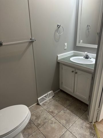 181 Boston Post Rd E 17, Marlborough, MA 01752