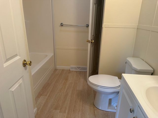 181 Boston Post Rd E 17, Marlborough, MA 01752