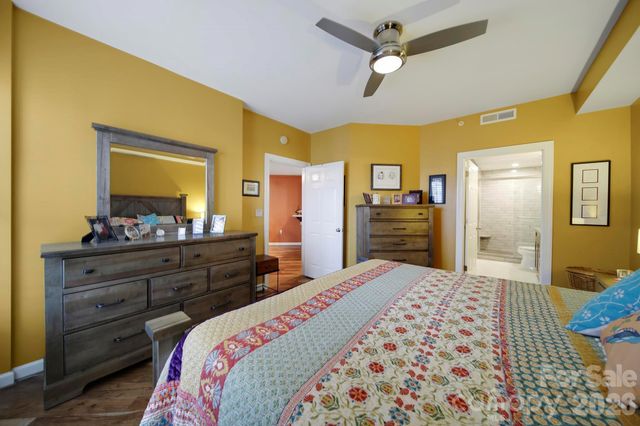 718 W Trade Street 803, Charlotte, NC 28202