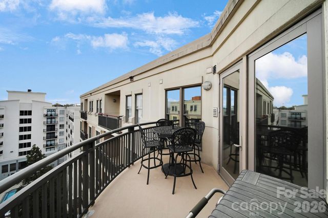 718 W Trade Street 803, Charlotte, NC 28202