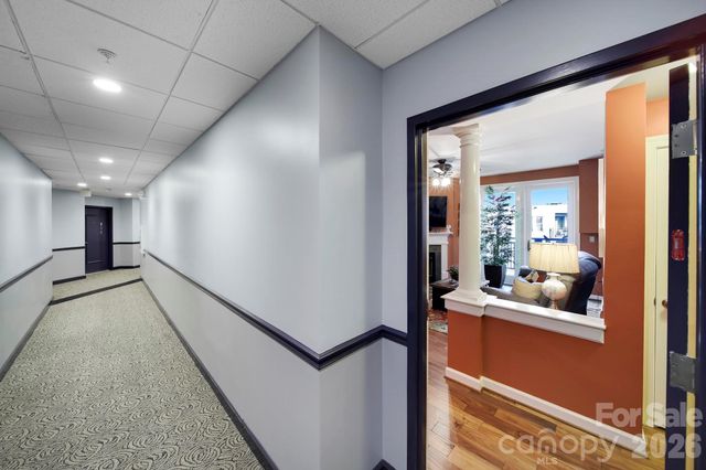 718 W Trade Street 803, Charlotte, NC 28202