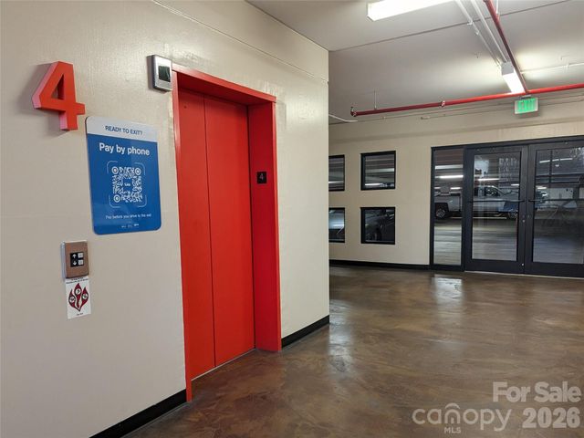 718 W Trade Street 803, Charlotte, NC 28202