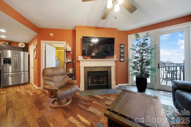 718 W Trade Street 803, Charlotte, NC 28202