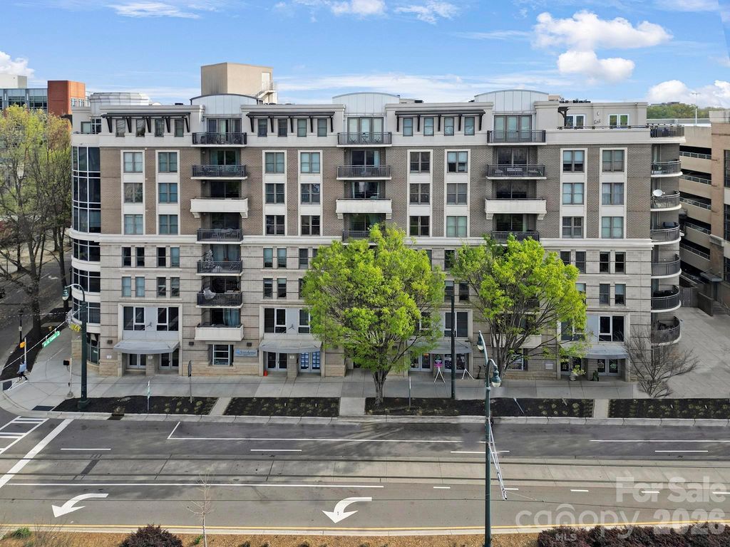718 W Trade Street 803, Charlotte, NC 28202
