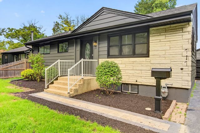 717 Kirkwood Avenue, Winthrop Harbor, IL 60096