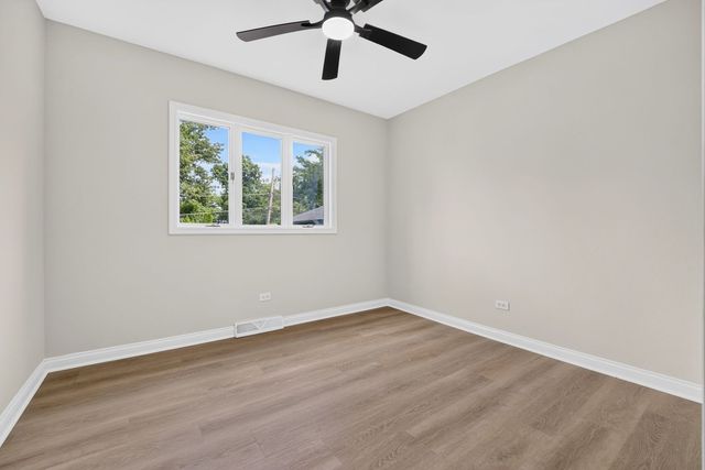 717 Kirkwood Avenue, Winthrop Harbor, IL 60096