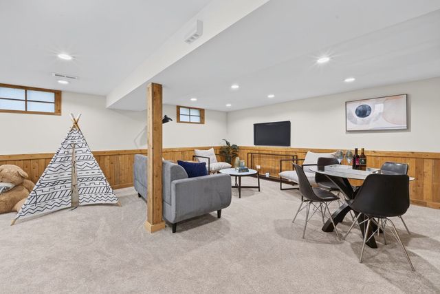 717 Kirkwood Avenue, Winthrop Harbor, IL 60096