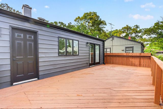 717 Kirkwood Avenue, Winthrop Harbor, IL 60096
