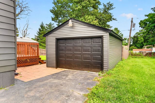 717 Kirkwood Avenue, Winthrop Harbor, IL 60096
