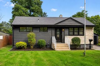 717 Kirkwood Avenue, Winthrop Harbor, IL 60096