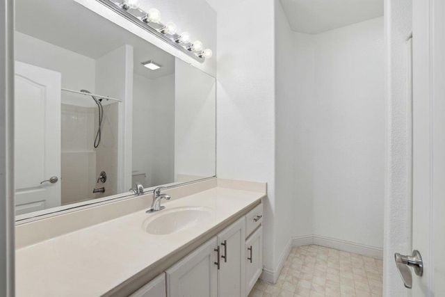 877 lavastone Dr, Lincoln, CA 95648