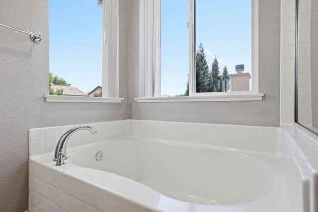 877 lavastone Dr, Lincoln, CA 95648