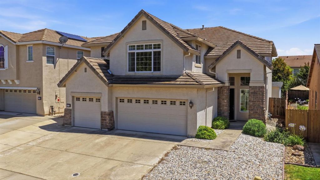 877 lavastone Dr, Lincoln, CA 95648